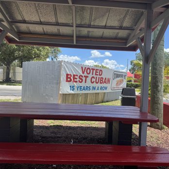 The Strawberry Hut - Picnic Area - Sandwiches Near Me - Plant City, Florida The Strawberry Hut - Picnic Area - Sandwiches Near Me - Plant City, Florida