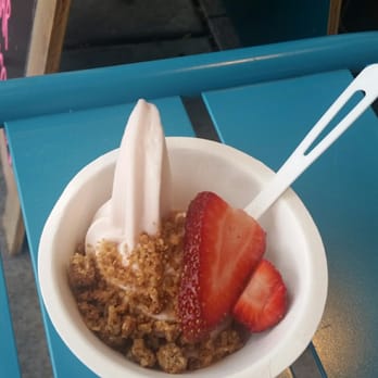 Eb & Bean - Brown Sugar Strawberry Ricotta w/ fresh strawberries and baked oatmeal cookie crumble (Tot's-Size) - Ice Cream & Frozen Yogurt Near Me - Portland, Oregon Eb & Bean - Brown Sugar Strawberry Ricotta w/ fresh strawberries and baked oatmeal cookie crumble (Tot's-Size) - Ice Cream & Frozen Yogurt Near Me - Portland, Oregon