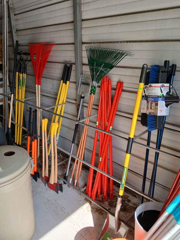 BARGAIN MART & RUG DEALS Updated August 2024 43 Photos 3174