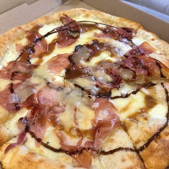 Firo Fire Kissed Pizza - The Primo with the olive oil sauce. Highly recommend, perfect balance of all the flavors. - Italian Near Me - Lawton, Oklahoma Firo Fire Kissed Pizza - The Primo with the olive oil sauce. Highly recommend, perfect balance of all the flavors. - Italian Near Me - Lawton, Oklahoma
