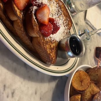 Morgans Restaurant - French Toast with a side of potatoes - New American Near Me - Miami, Florida