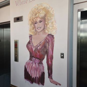 White Limozeen - Cocktail Bars Near Me - Nashville, Tennessee