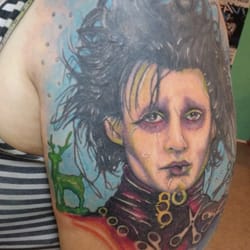 Rose Tattoo Parlor - Edward by robbie lopez
