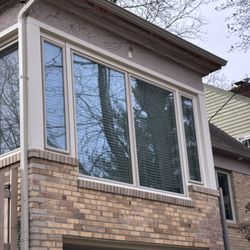 Rockford Siding and Windows - nice job on the windows
