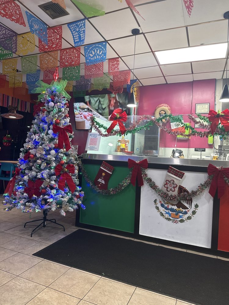 El Toxico Taqueria Logo