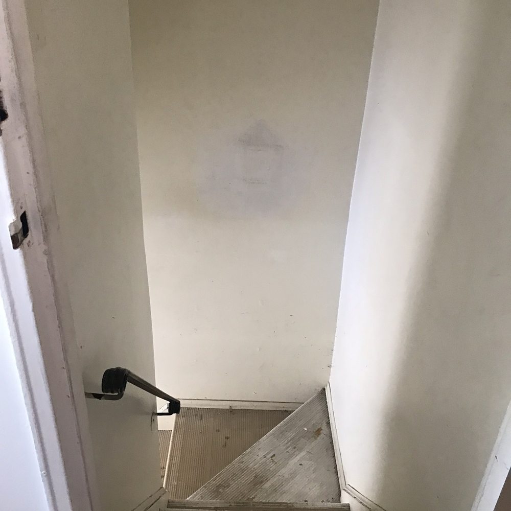 Greenfield Gardens - Hallway stairs - Apartments Near Me - Edison, New Jersey