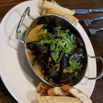 Hamilton's Kitchen - P.E.I. Mussels - New American Near Me - Winter Park, Florida Hamilton's Kitchen - P.E.I. Mussels - New American Near Me - Winter Park, Florida
