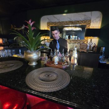Carnivore & The Queen - Bar - Supper Clubs Near Me - Downers Grove, Illinois