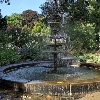 Palmengarten - Fountain - Botanical Gardens Near Me - Frankfurt, HE