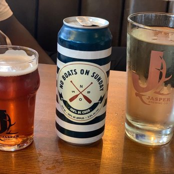 Jasper Brewing Company - Babe Blueberry Vanilla Ale & No Boats on Sunday - Burgers Near Me - Jasper, Alberta