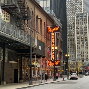 The Berghoff Restaurant - Walking towards the place - Bars Near Me - Chicago, Illinois The Berghoff Restaurant - Walking towards the place - Bars Near Me - Chicago, Illinois