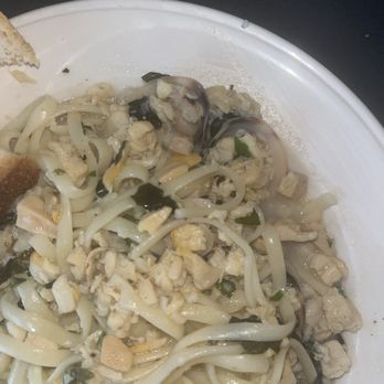 Uricchio's Trattoria - This photo does not do this linguine Linguini With White Clam Sauce justice! What a spectacular dish!! Perfect in every bite! - Italian Near Me - Bakersfield, California Uricchio's Trattoria - This photo does not do this linguine Linguini With White Clam Sauce justice! What a spectacular dish!! Perfect in every bite! - Italian Near Me - Bakersfield, California
