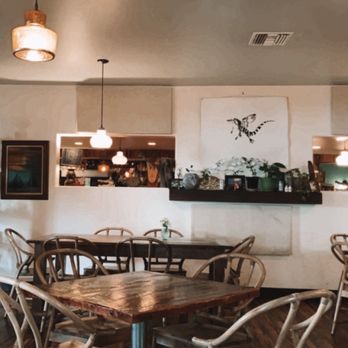 The Floridian - Main indoor seating area - Southern Near Me - Saint Augustine, Florida