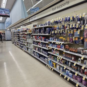 Walgreens - Full Shleves, Clean Store - Drugstores Near Me - Kansas City, Missouri