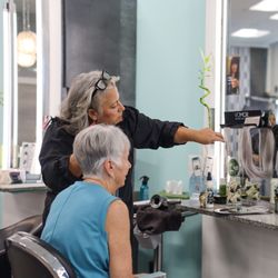 As You Like It Salon - In-depth consultations. Invisible extensions for the fringe and crown. V-light, blue-light extensions.