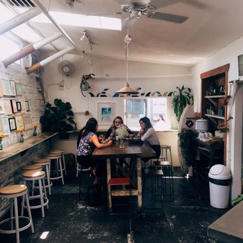 Blueys Kitchen - Inside the restaurant - Cafes Near Me - Santa Monica, California