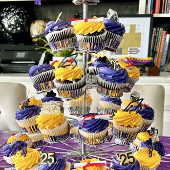 Albertsons - 2 Boxes of Cupcakes - Grocery Near Me - Diamond Bar, California