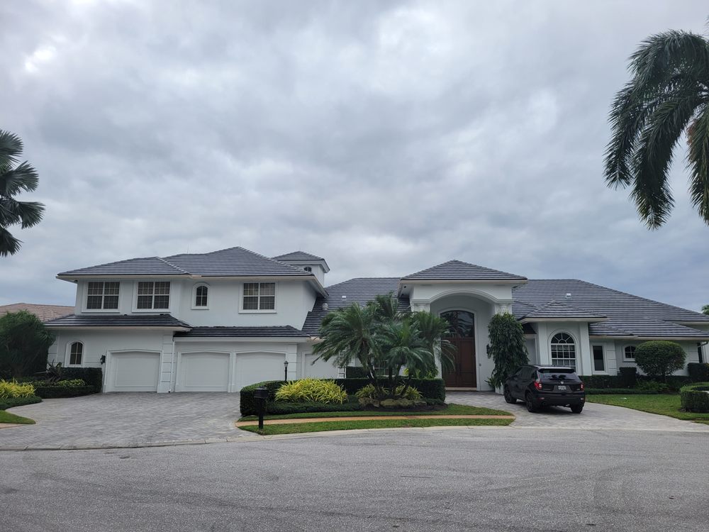 Slide of Gomez Roofing