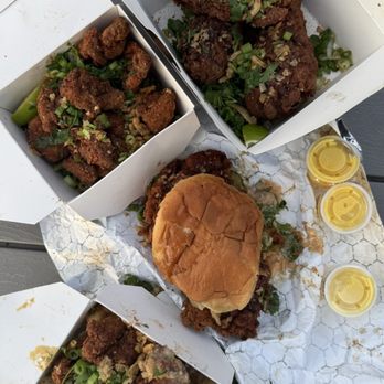 Cockti Fried Chicken - Loaded Mac and cheese, chicken sandwich chicken nuggets and 3-piece - Food Trucks Near Me - Austin, Texas Cockti Fried Chicken - Loaded Mac and cheese, chicken sandwich chicken nuggets and 3-piece - Food Trucks Near Me - Austin, Texas