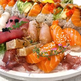 Nothing like Sushi to pick up a Blah Winter Day! :D Nothing like Sushi to pick up a Blah Winter Day! :D