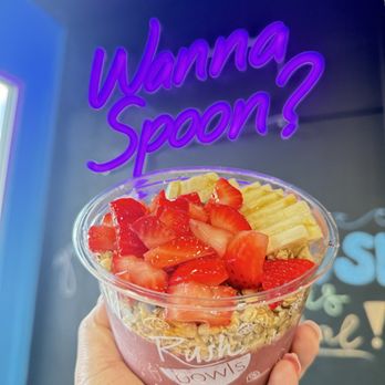 Rush Bowls - Beach Bowl with fresh strawberries and banana - Juice Bars & Smoothies Near Me - San Diego, California