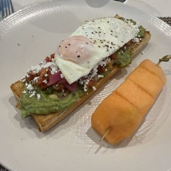 The Kitchen Counter By Wolfgang Puck - Avocado Toast - Pizza Near Me - Cancún, ROO The Kitchen Counter By Wolfgang Puck - Avocado Toast - Pizza Near Me - Cancún, ROO