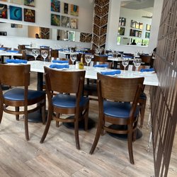 Mezzaluna Willits - Main dining room