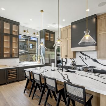 Hibbs Luxury Homes - Kitchen of SkyRidge Mountain Community custom home project. - General Contractors Near Me - Park City, Utah Hibbs Luxury Homes - Kitchen of SkyRidge Mountain Community custom home project. - General Contractors Near Me - Park City, Utah