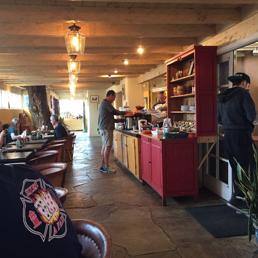 Las Palomas - Breakfast room. Cozy! - Hotels Near Me - Santa Fe, New Mexico Las Palomas - Breakfast room. Cozy! - Hotels Near Me - Santa Fe, New Mexico