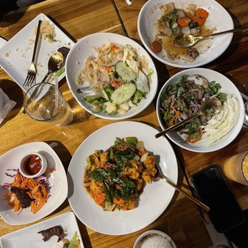 Boun Thai Kitchen - Salad Near Me - Paradise, Nevada