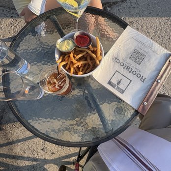 Rootstock Wine & Beer Bar - Vibes - Wine Bars Near Me - Chicago, Illinois Rootstock Wine & Beer Bar - Vibes - Wine Bars Near Me - Chicago, Illinois