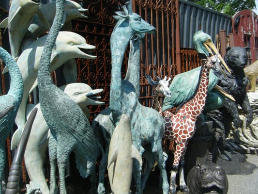 Aardvark Antiques by null