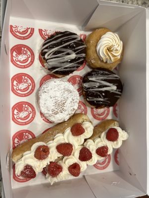 Dutch Monkey Doughnuts by null