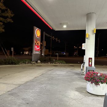 North Shore Shell - Gas Stations Near Me - Highland Park, Illinois