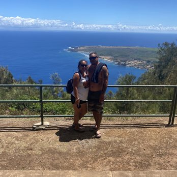 Kalaupapa Lookout - Sister and husband - Local Flavor Near Me - Kalaheo, Hawaii