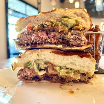 The Hangry Bison - Short rib burger - New American Near Me - Winter Park, Florida