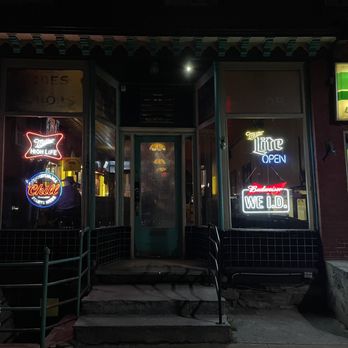 Hootinanny Dive Bar - Front door - Dive Bars Near Me - Bellefonte, Pennsylvania Hootinanny Dive Bar - Front door - Dive Bars Near Me - Bellefonte, Pennsylvania