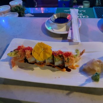Greenhouse Kitchen + Bar - Crunchy shrimp roll - Cocktail Bars Near Me - Vienna, Virginia