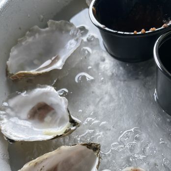 OystHERS Raw Bar & Bubbly - Live/Raw Food Near Me - Bath, Maine
