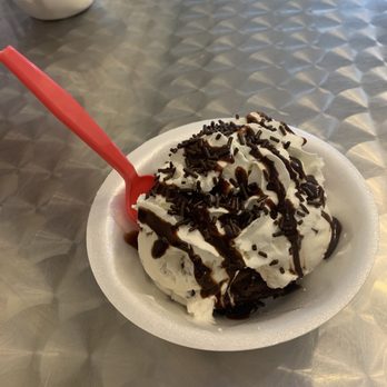 Island Scoops - Brownie Sundae - Ice Cream & Frozen Yogurt Near Me - Bradenton Beach, Florida