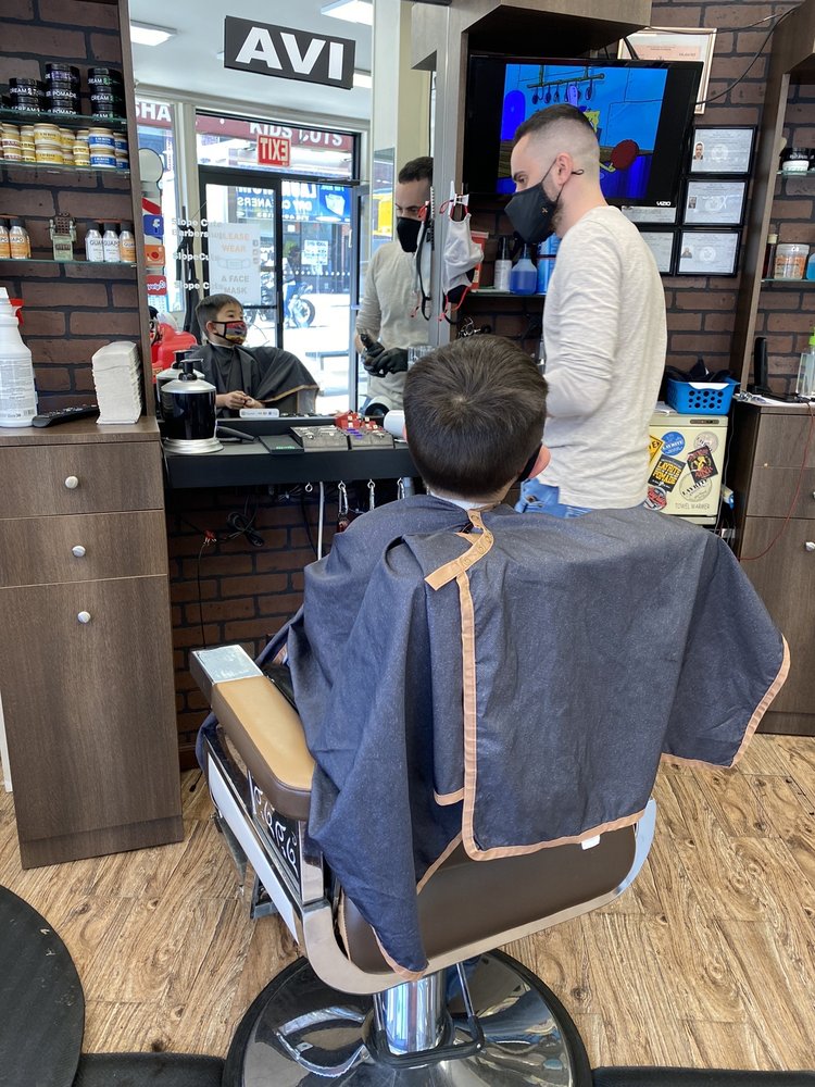 Slope Cuts Barbershop