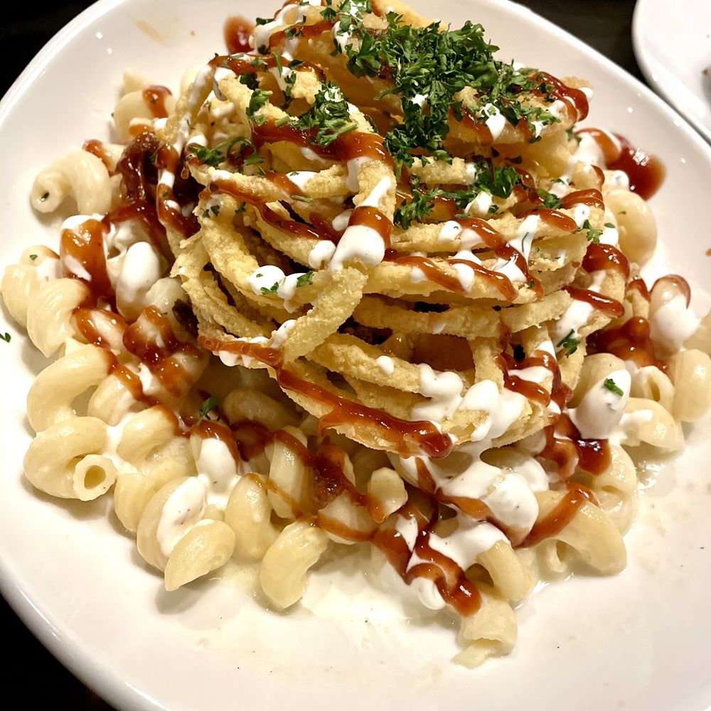 110 Grill Canton - Pulled Pork Mac & Cheese - New American Near Me - Canton, Connecticut