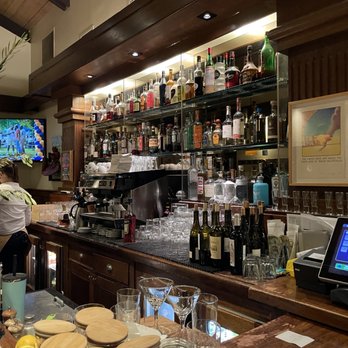Mustards Grill - Inside bar - New American Near Me - Napa, California