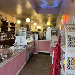 Erin McKenna's Bakery - Very small but cute interior.