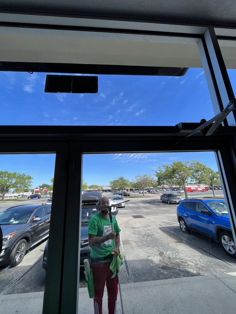 GREENPOINT WINDOWS 23 Photos Tampa, Florida Window Washing
