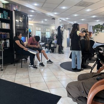 Estilista Unisex - Hair cut floor - Hair Stylists Near Me - Gaithersburg, Maryland Estilista Unisex - Hair cut floor - Hair Stylists Near Me - Gaithersburg, Maryland