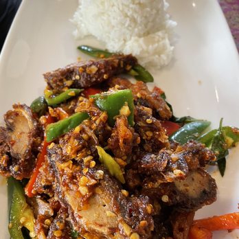 Thai Luang Restaurant - Crispy Duck with Sweet Basil Leaves - Thai Near Me - Herndon, Virginia