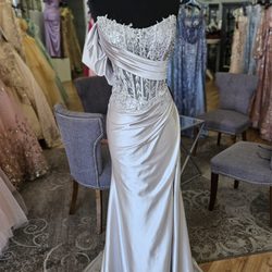 Bridal Amelia Alvillar