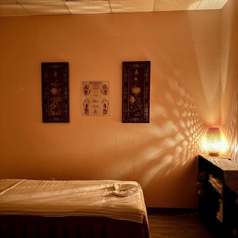Reno Oriental Massage - Massage room with ambiance - Massage Therapy Near Me - Reno, Nevada Reno Oriental Massage - Massage room with ambiance - Massage Therapy Near Me - Reno, Nevada