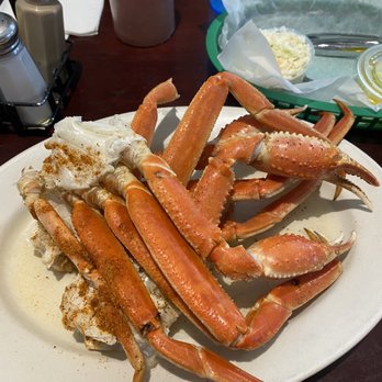 Beck's Restaurant - Alaskan Snow crab plate - Seafood Near Me - Calabash, North Carolina Beck's Restaurant - Alaskan Snow crab plate - Seafood Near Me - Calabash, North Carolina